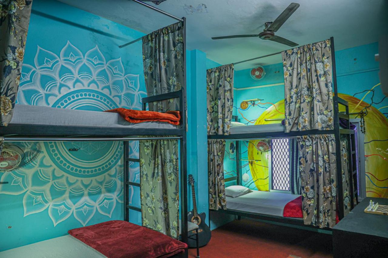 Good Vibes Hostel Варанаси Экстерьер фото