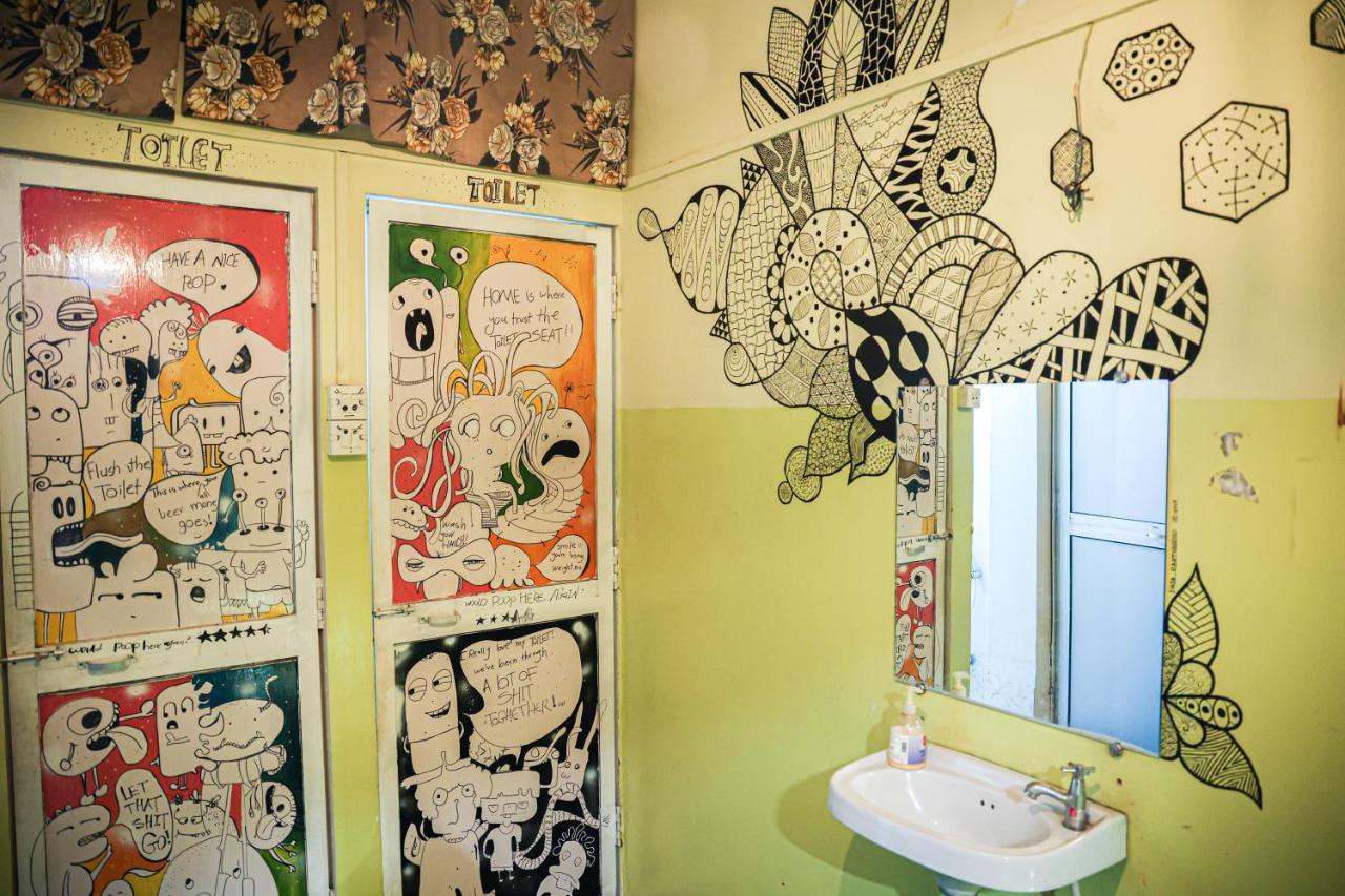 Good Vibes Hostel Варанаси Экстерьер фото