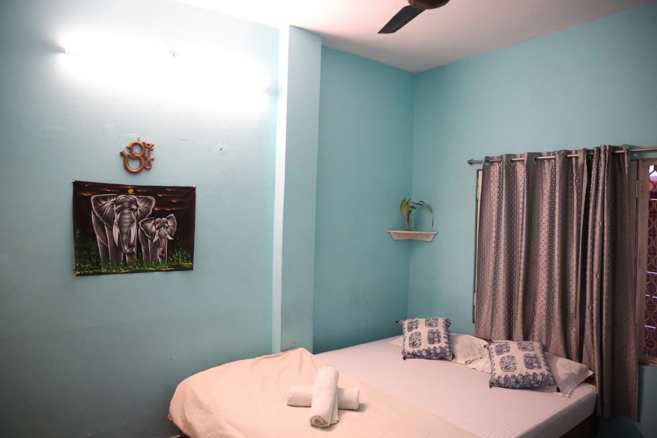 Good Vibes Hostel Варанаси Экстерьер фото