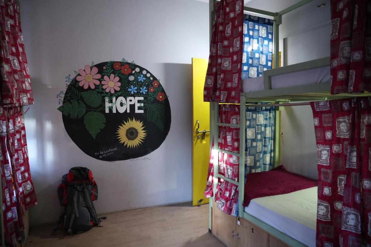 Good Vibes Hostel Варанаси Экстерьер фото