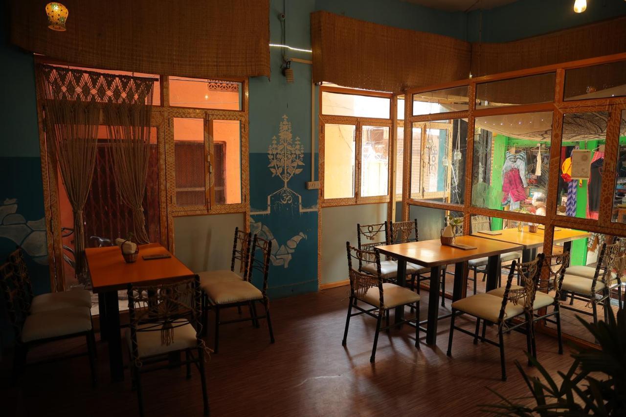 Good Vibes Hostel Варанаси Экстерьер фото