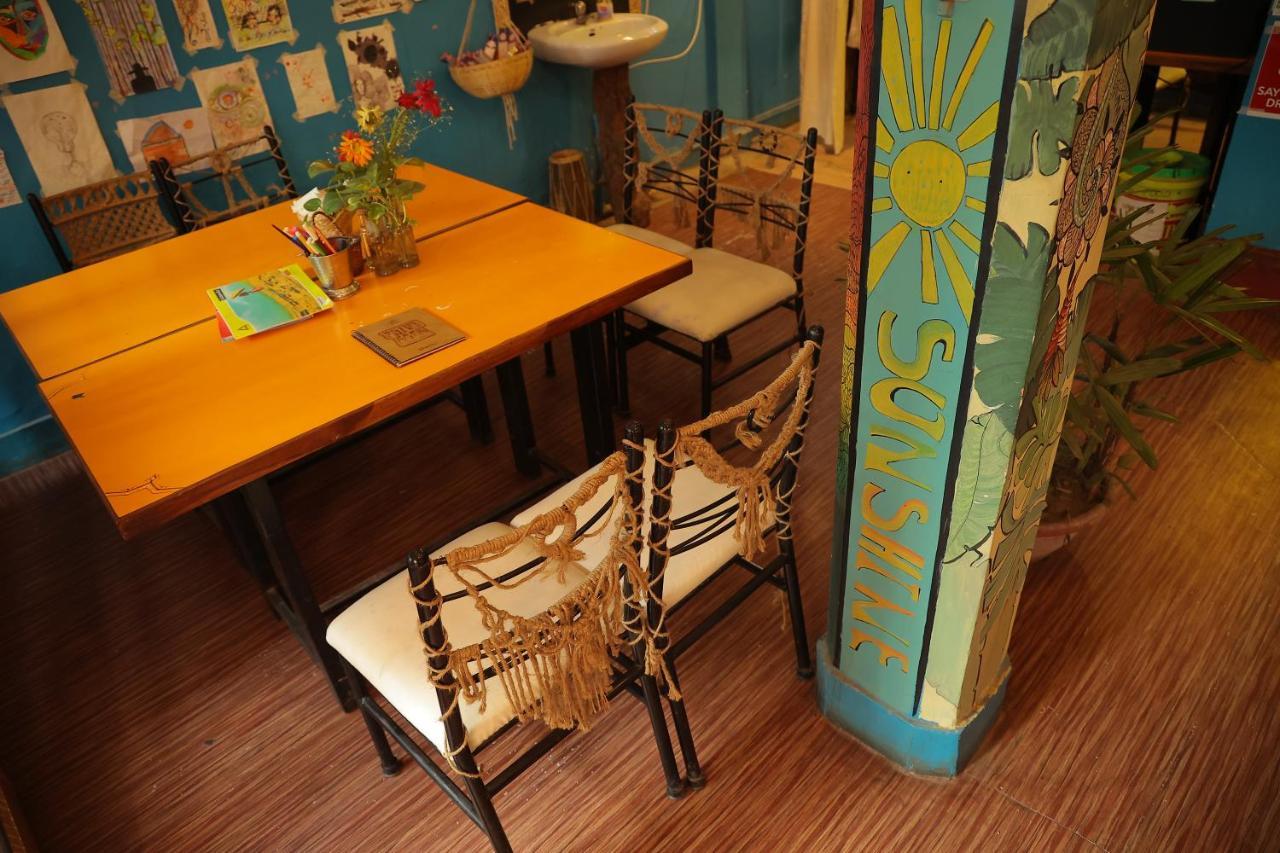 Good Vibes Hostel Варанаси Экстерьер фото